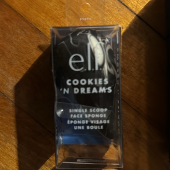 Elf X Cookies and Cream Makeup Set 7 pieces - Picture 2 of 7